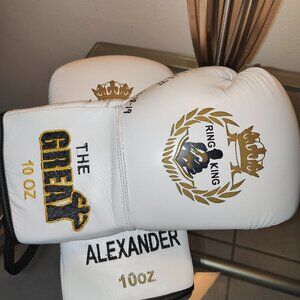 AUTOGRAPH BOXING GLOVES